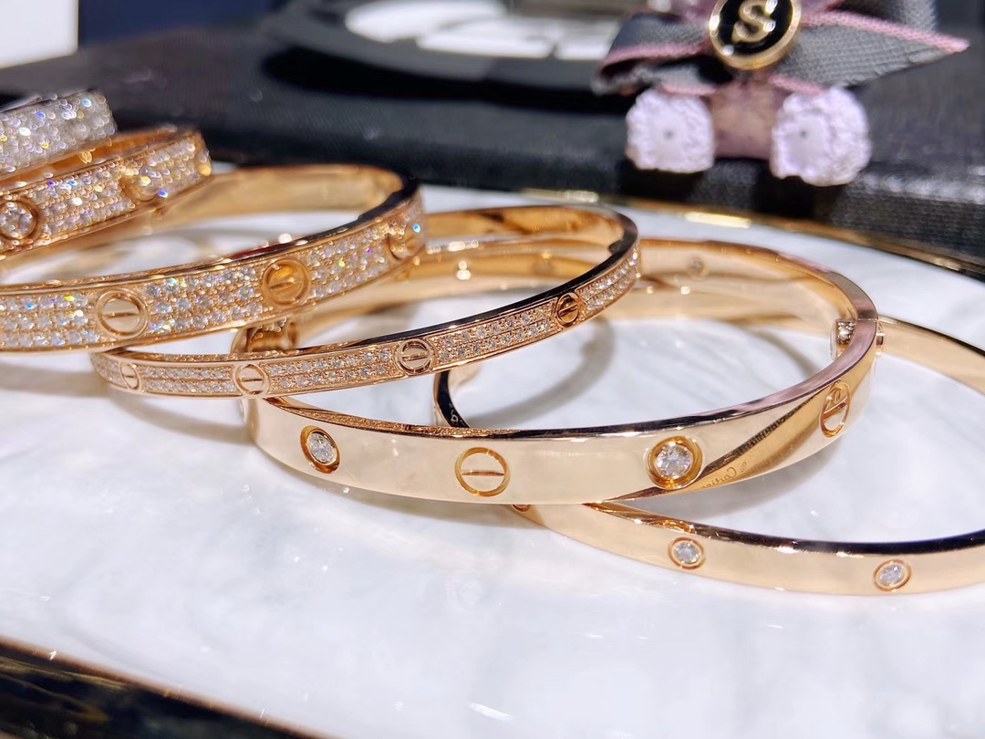 Ca*t*er bracelet