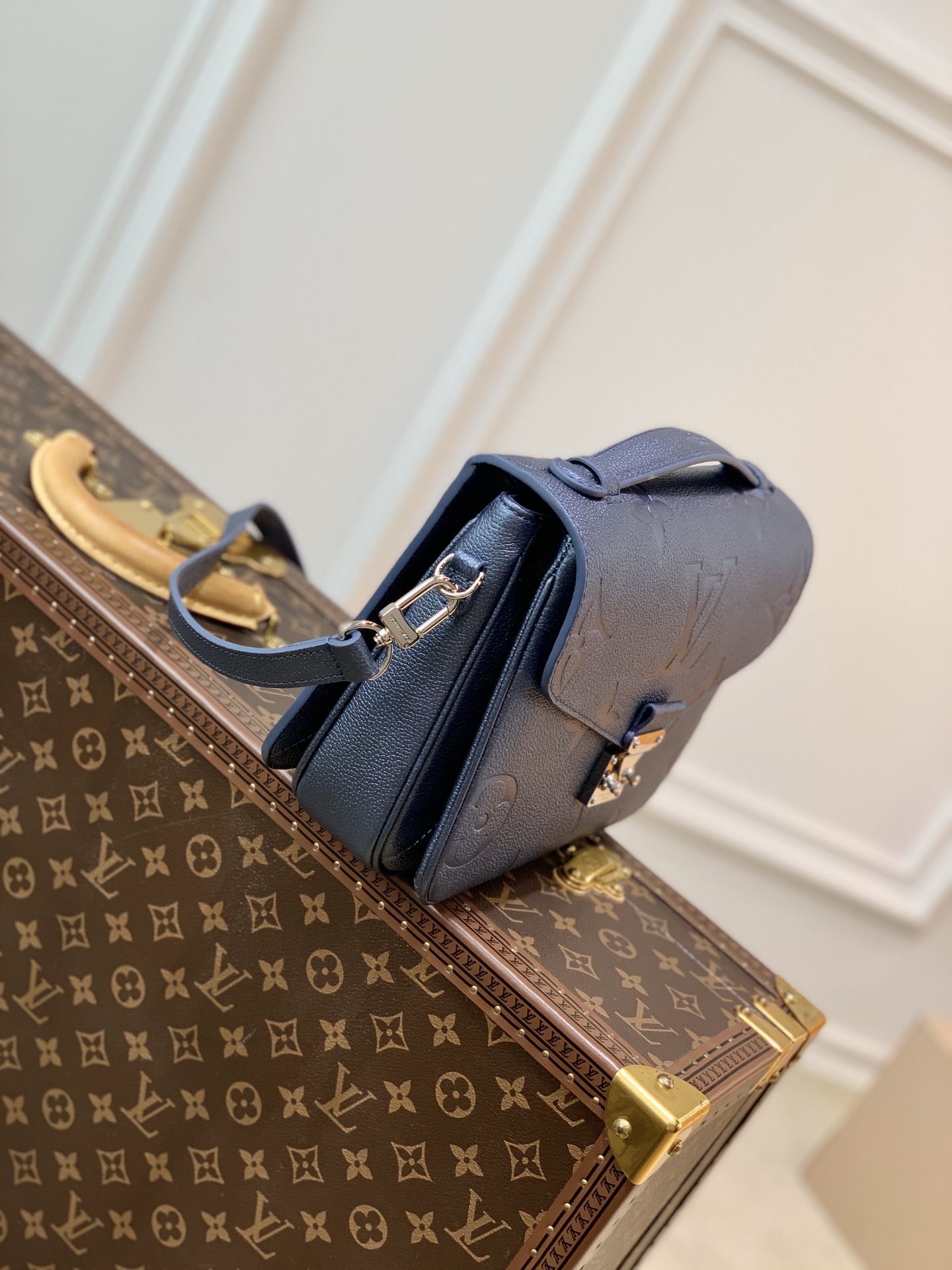 l0*is V*t0n pochette metis handbags-navy blue-25*19*7cm