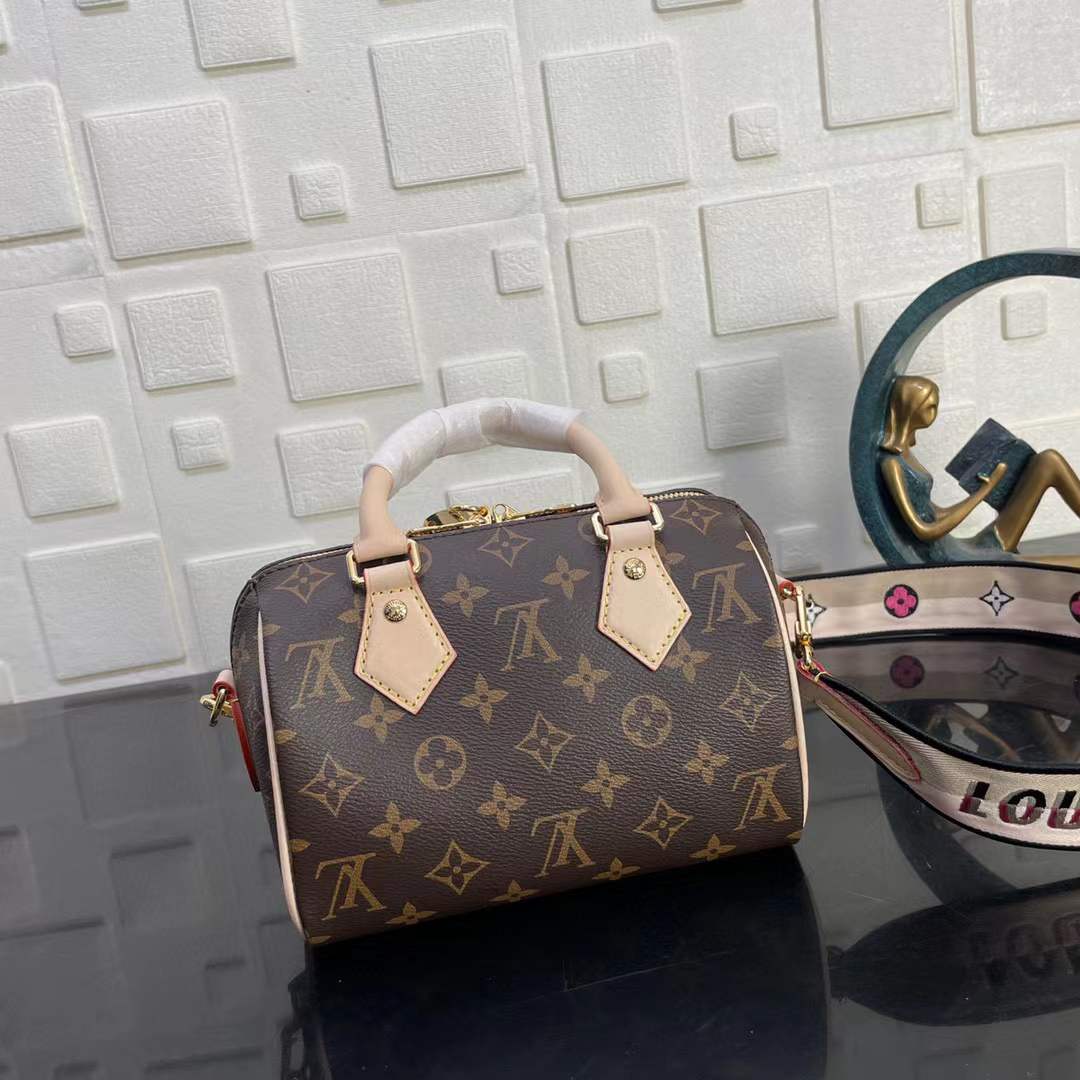 l0*is V*t0n speedy-m41114-red inside-20x 13.5x 11.5cm
