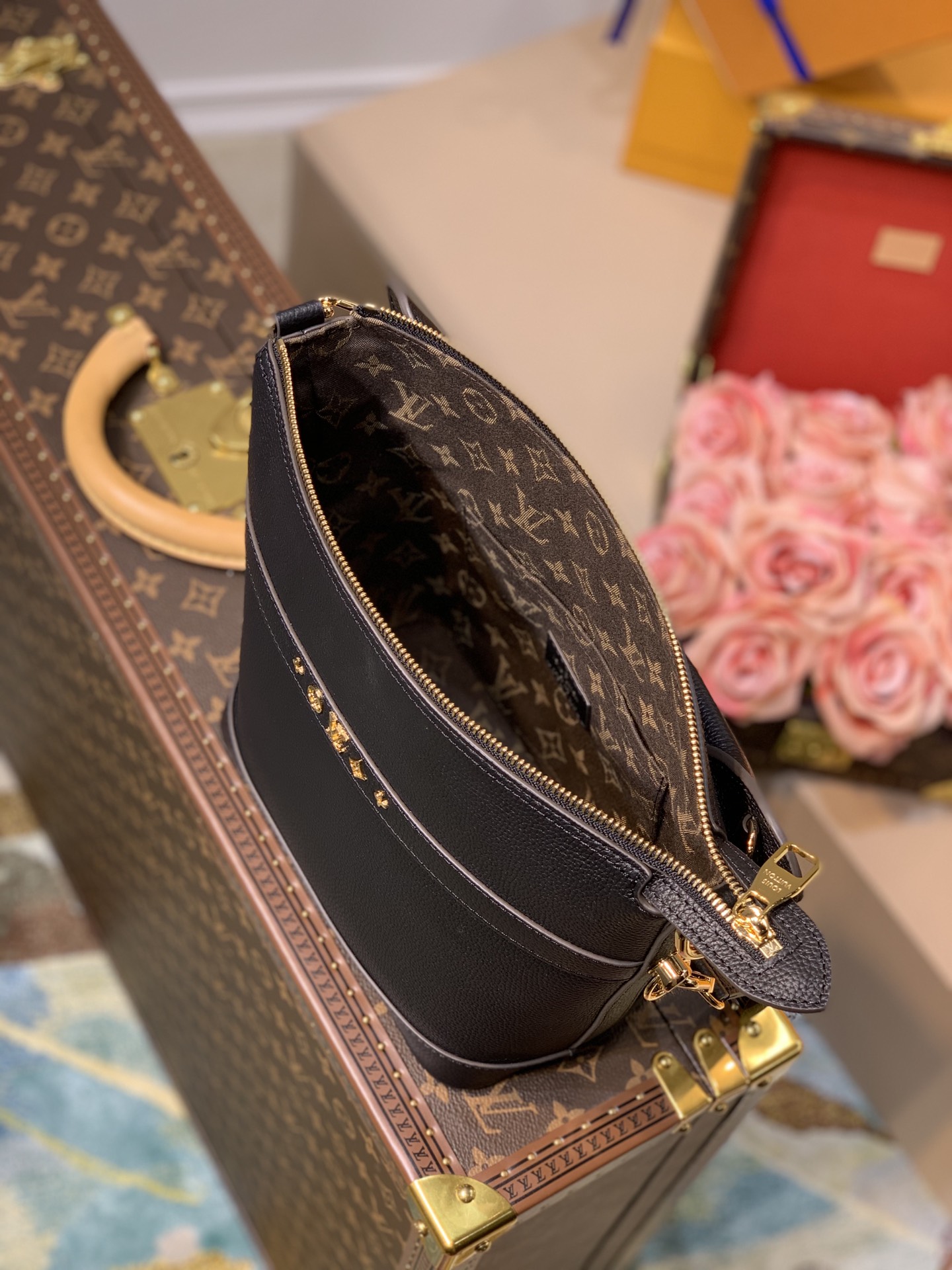 l0*is V*t0n cruiser handbags-25*22.5*13cm