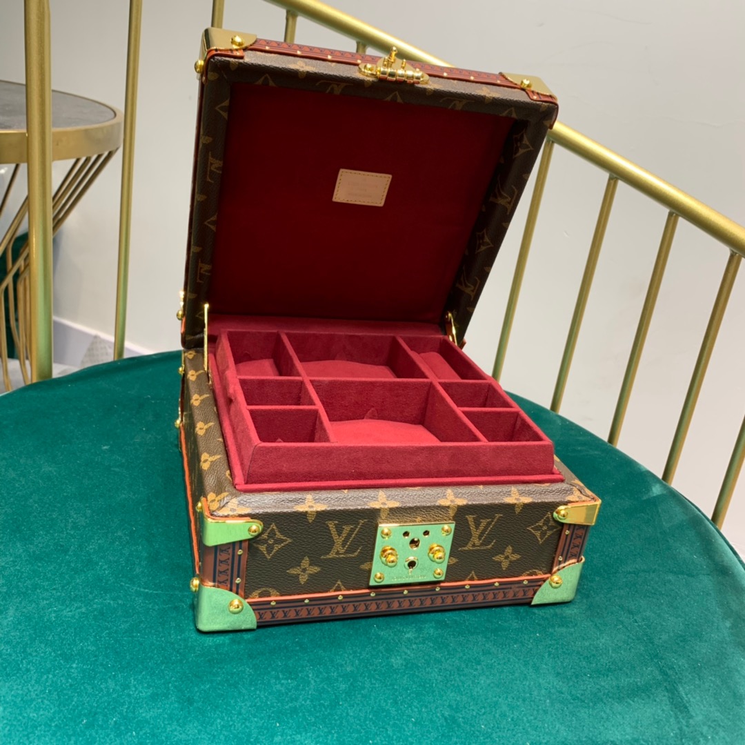 l0*is V*t0n cotteville travel box-23*23*12cm