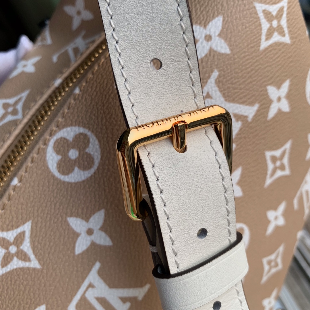 l0*is V*t0n bum bag-37*14*13cm