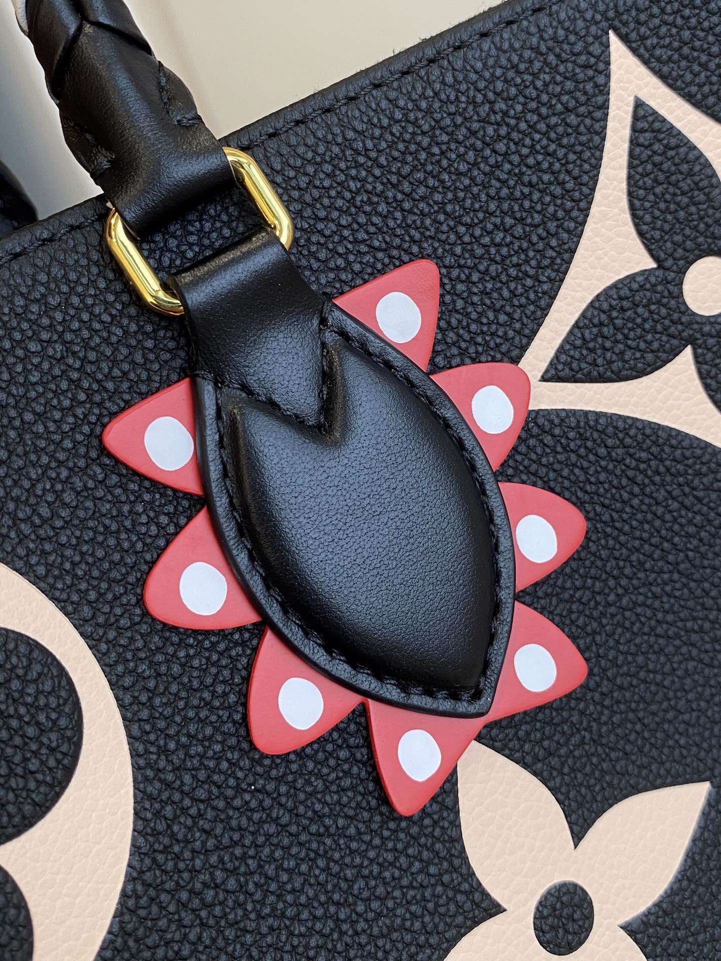 l0*is V*t0n onthego handbag-41*34*19cm