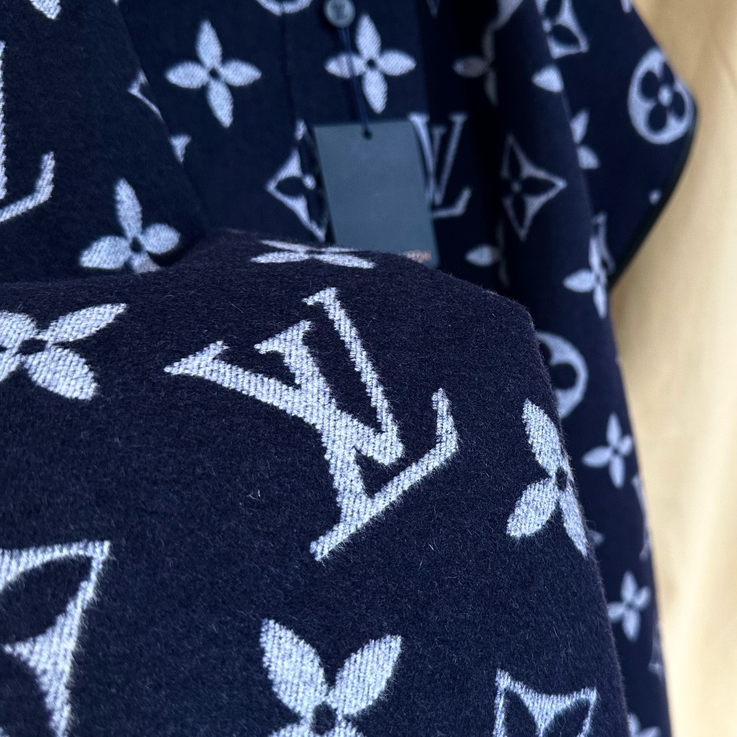 Lou*is Vuitt*on Wool Trench Coat
