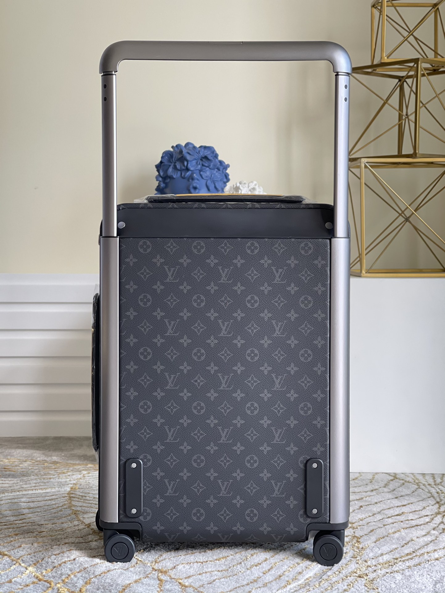 l0*is V*t0n horizon 55-38*55*21cm