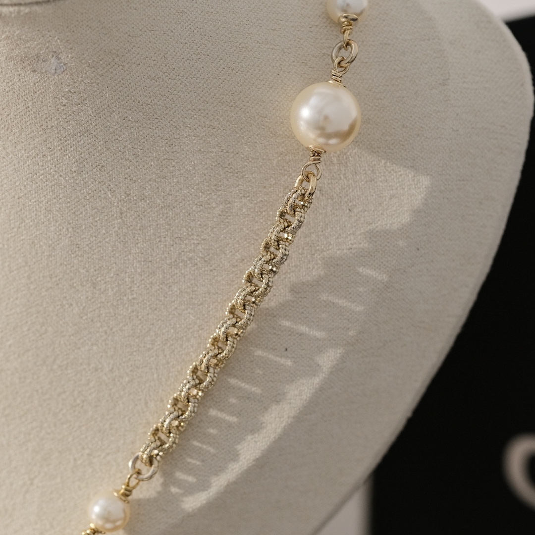 Ch@nel Choker