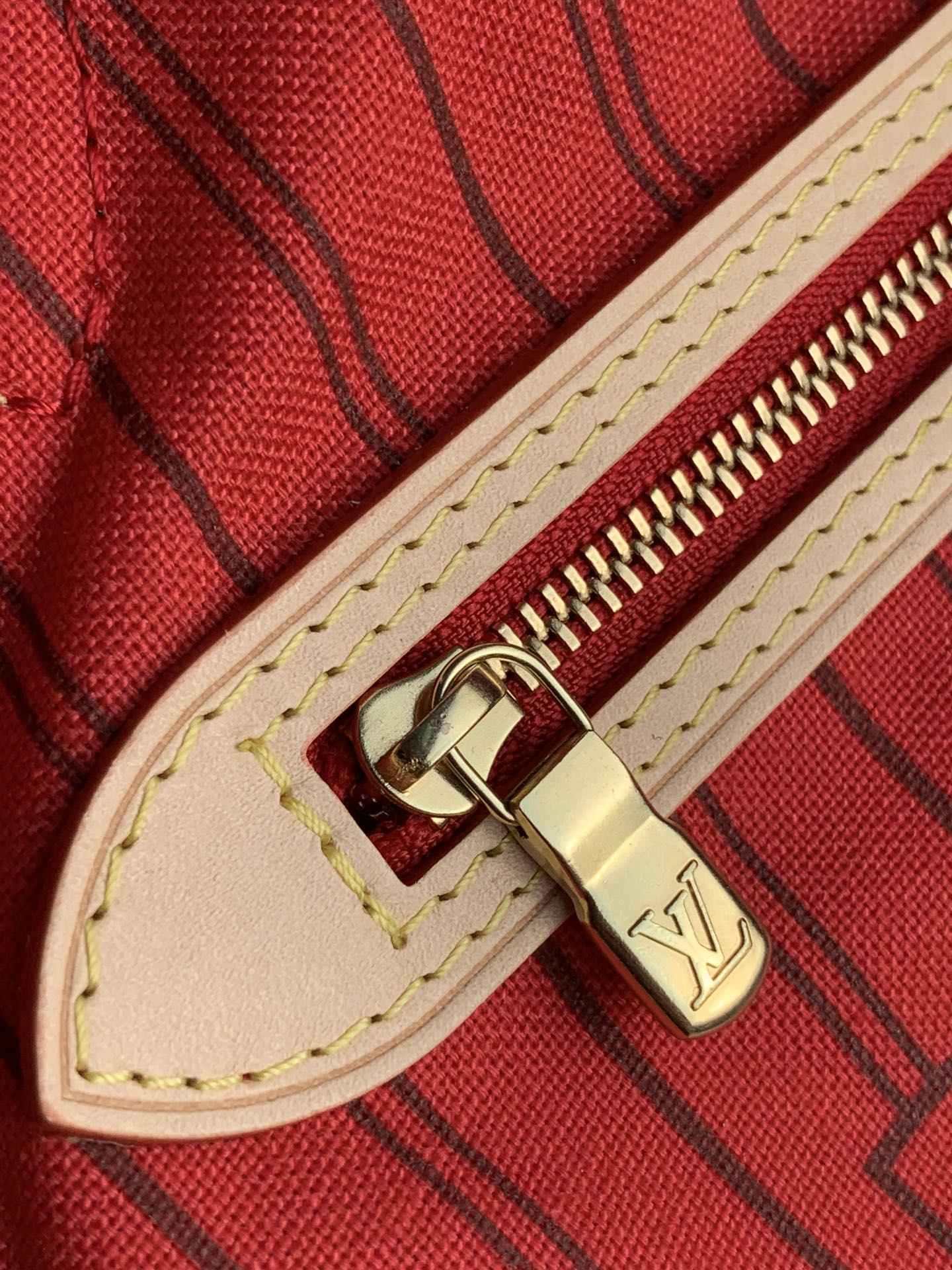 l0*is V*t0n neverfull pm -29×21×12cm