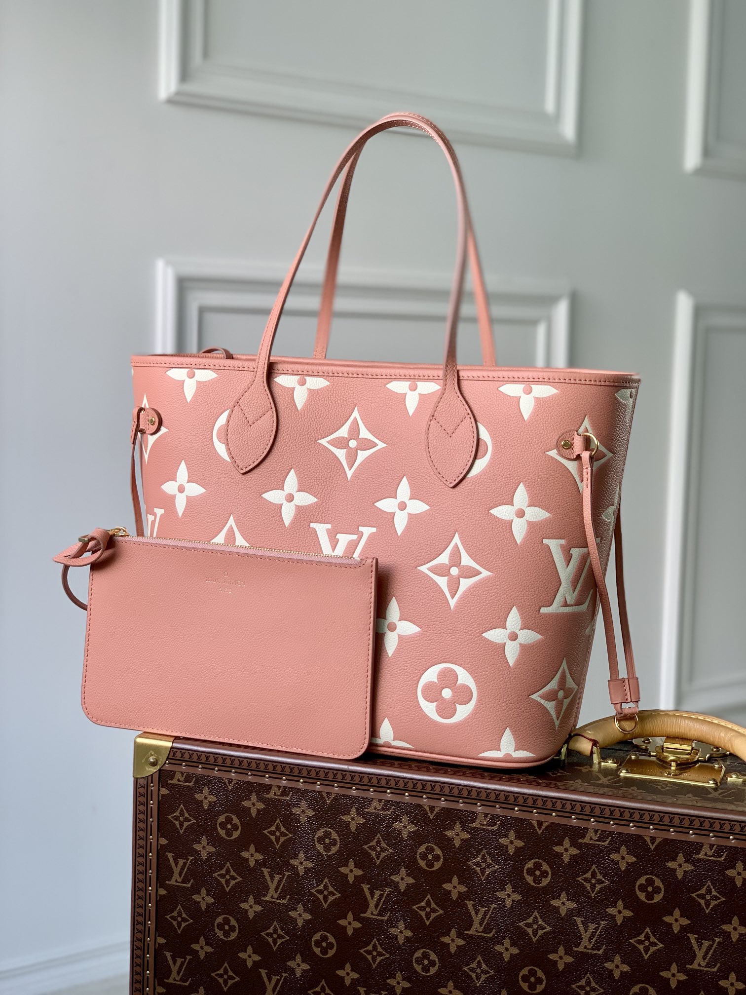 l0*is V*t0n neverfull mm (red inside) -32*29*17cm