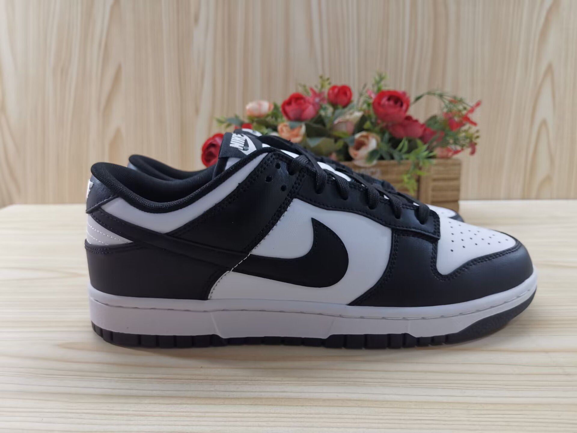 NIKE DUNK LOW RETRO WHITE BLACK PANDA DD1391-100