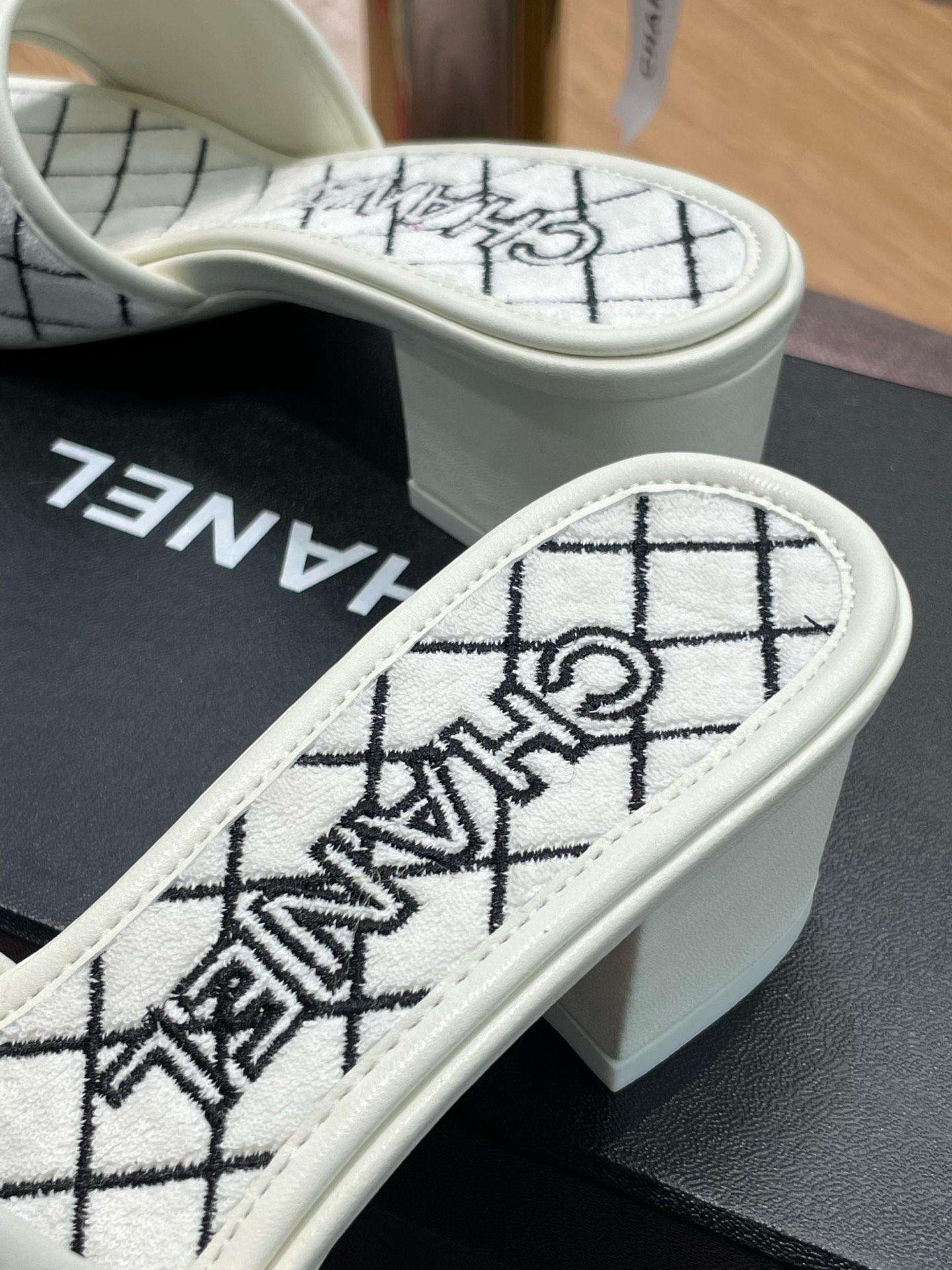 Ch@nel 2022ss Slides