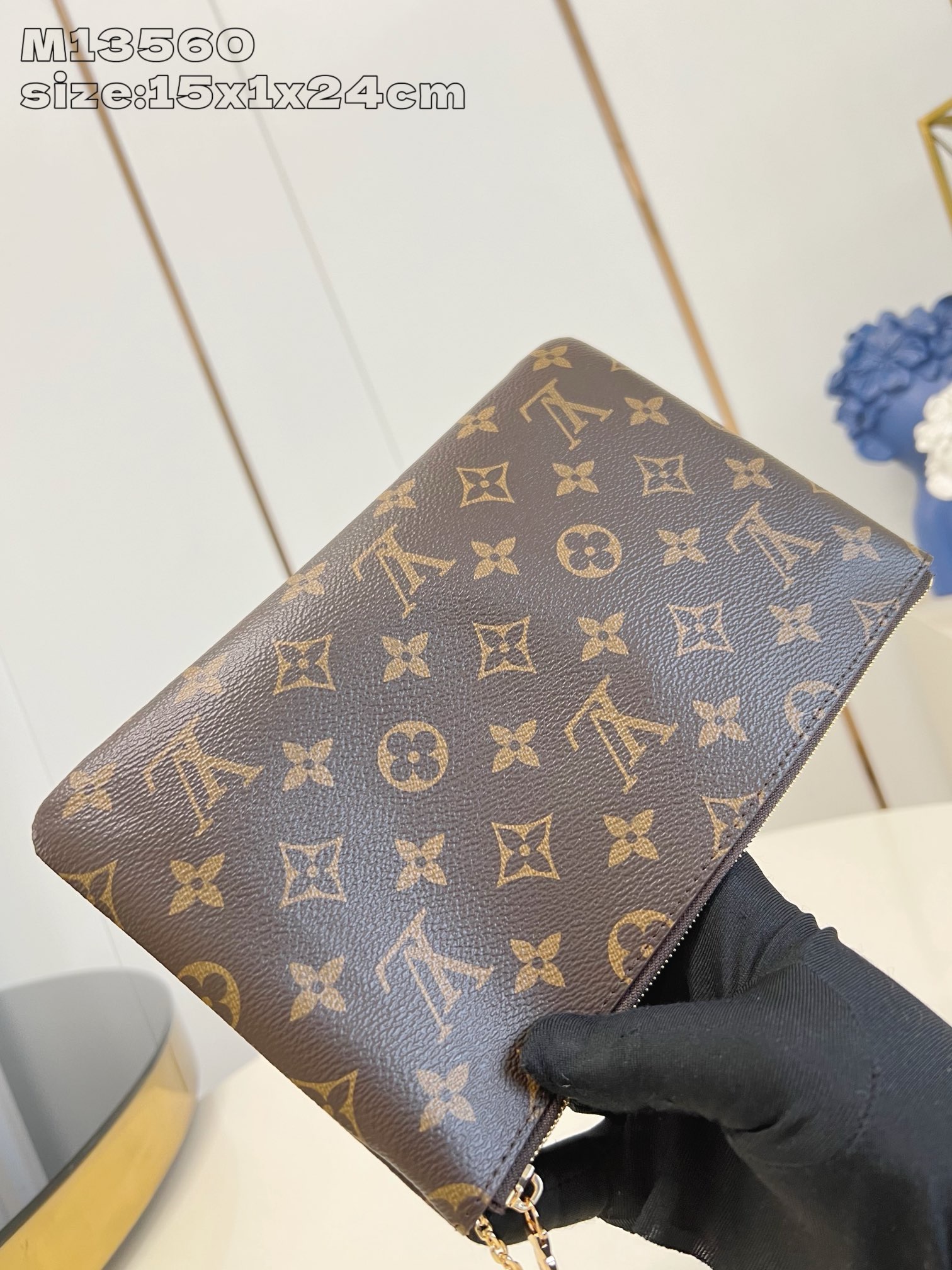 L0vis Vvtt0n Key Pouch M in Monogram Coated Canvas -15.5 x 1 x 24CM