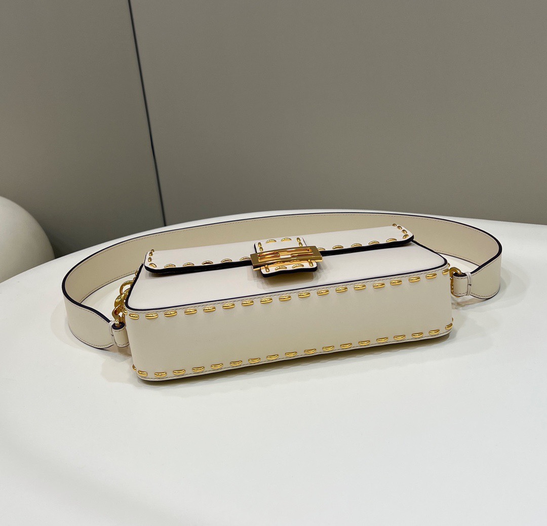 F**di baguette bag-26x14x4cm