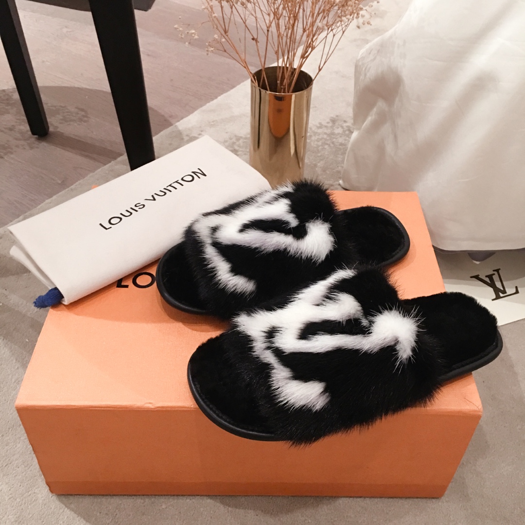 l0*is V*t0n slippers