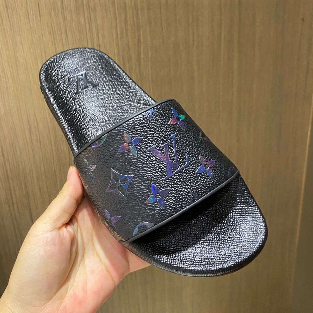 l0*is V*t0n slippers