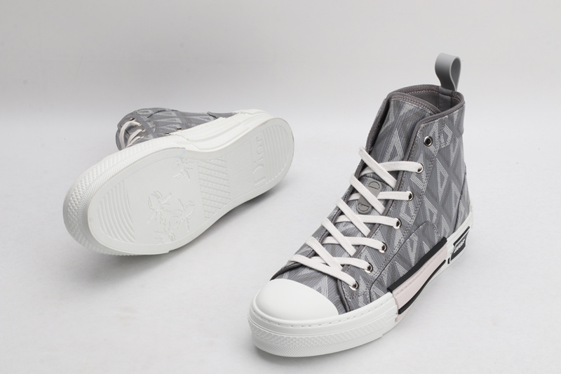 D*or high-top sneakers