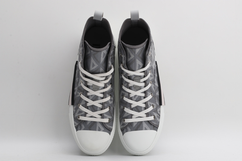 D*or high-top sneakers