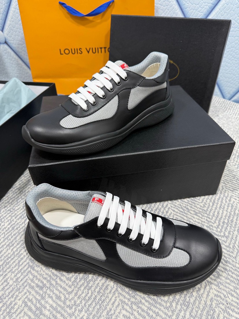 Pra*a Sneakers
