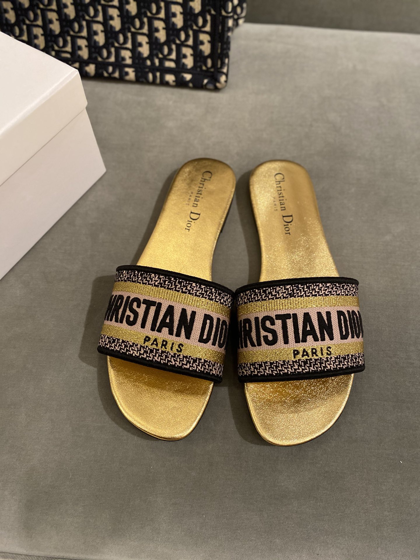 D*or slippers