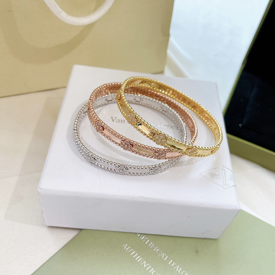 VCA Bracelet