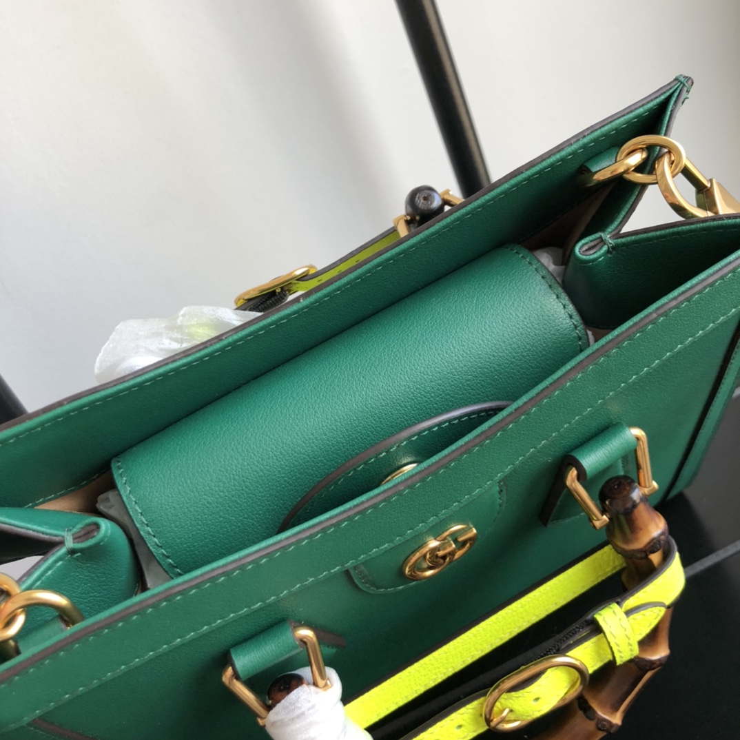 G*u*i diana top handbags