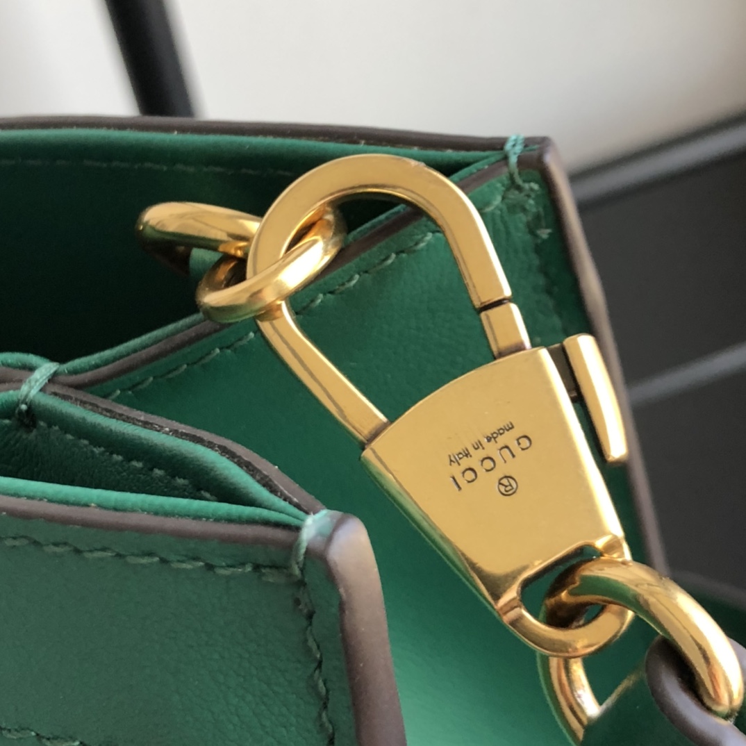 G*u*i diana top handbags