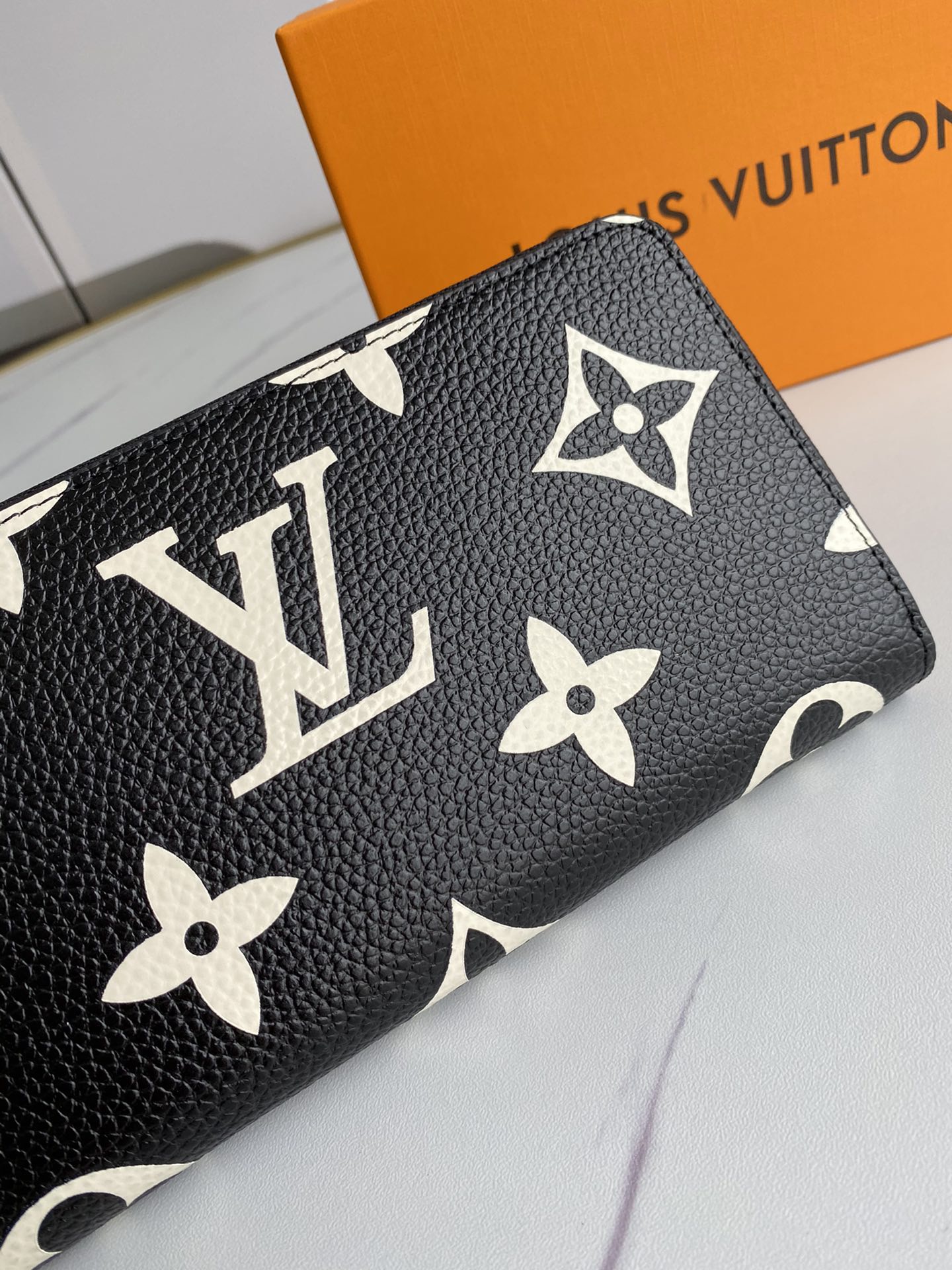 L0vis Vvtt0n Monogram Empreinte Zippy Wallet -19*10CM