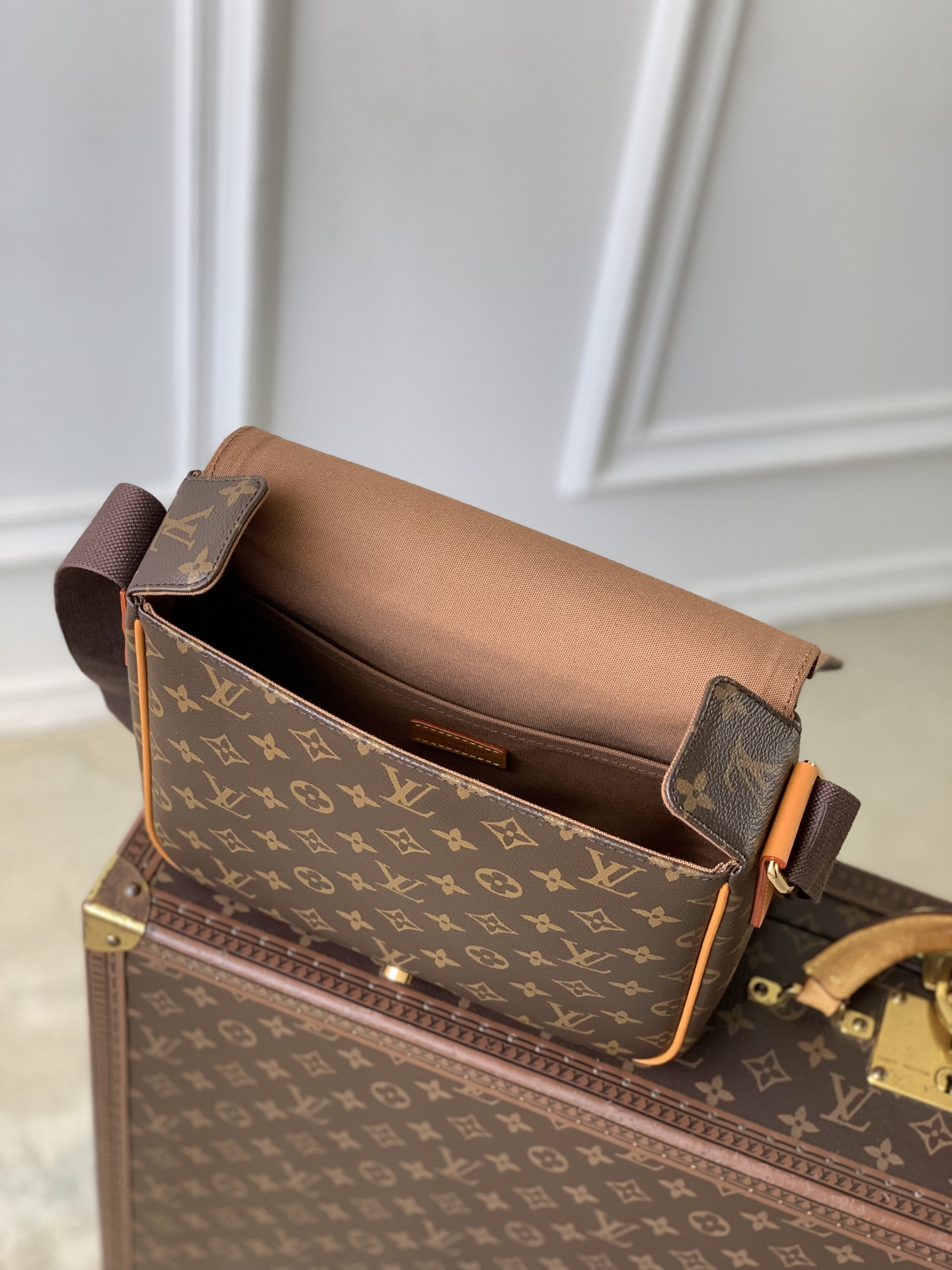 Lou*is Vvtt0n Bastille PM Bag-23 x 27 x 8CM