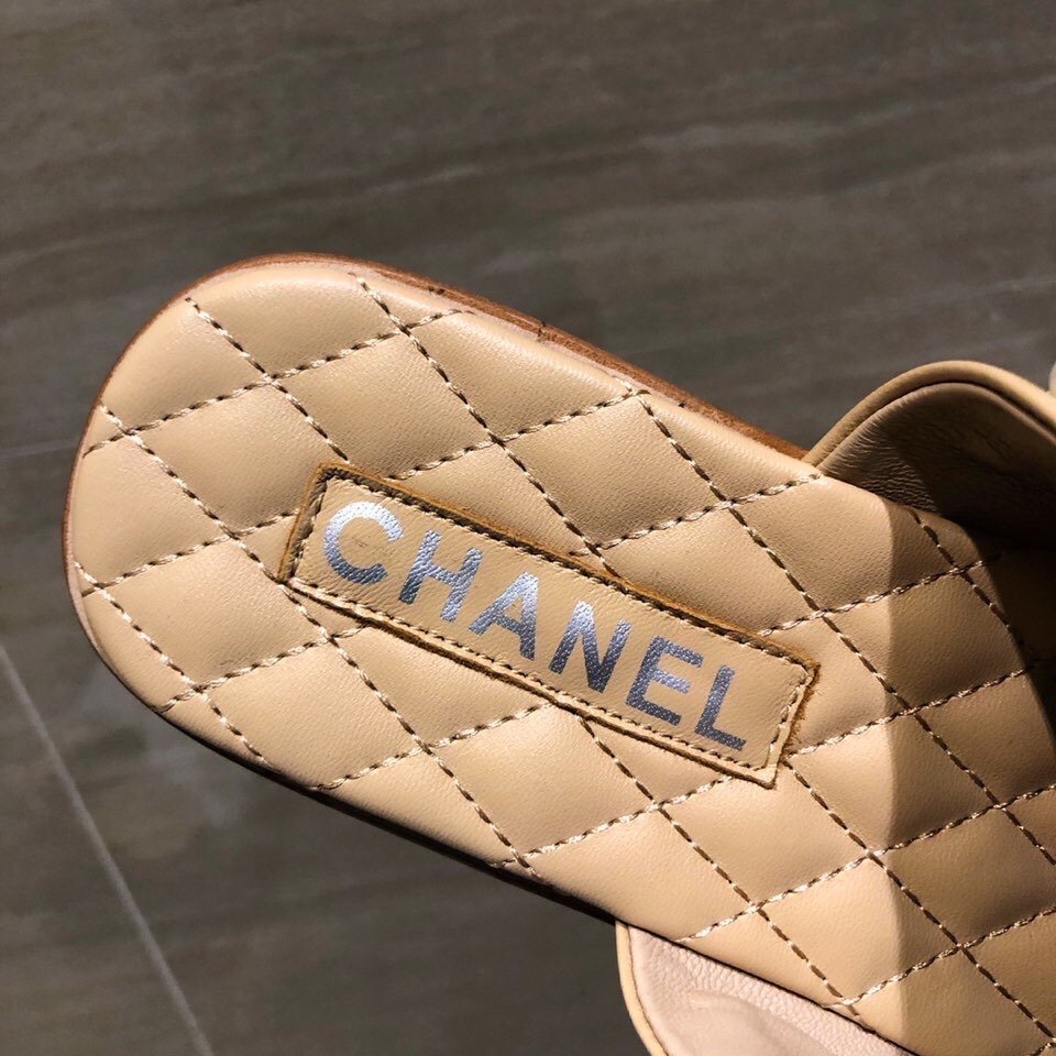 Ch@nel Slippers