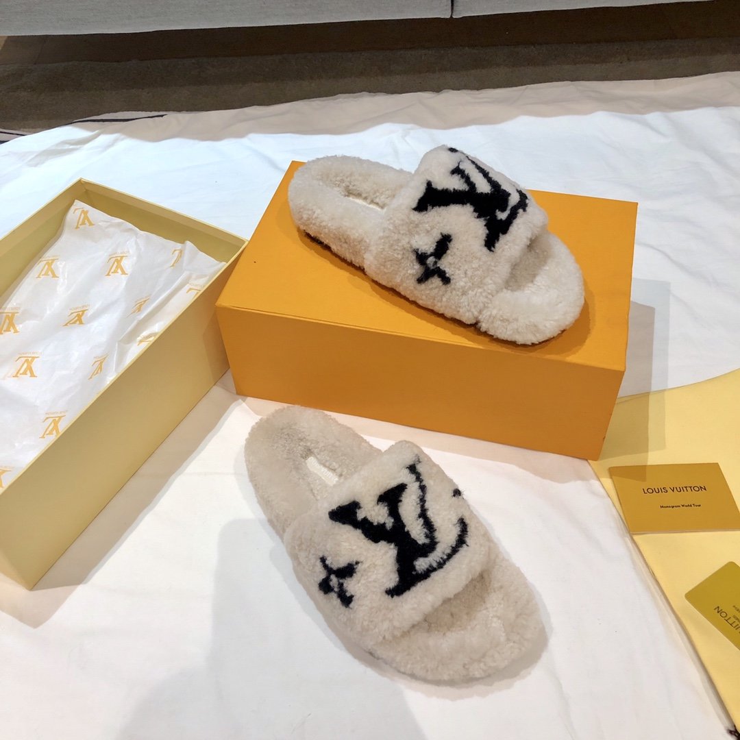 l0*is V*t0n wool slippers