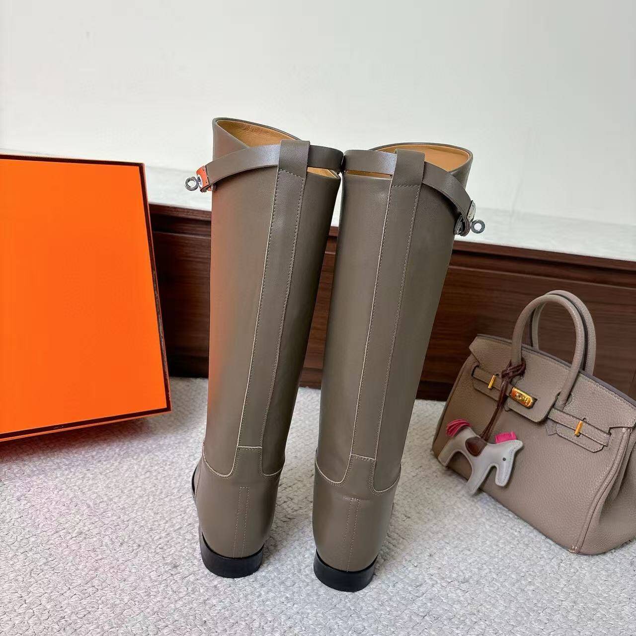 H**me5 boots