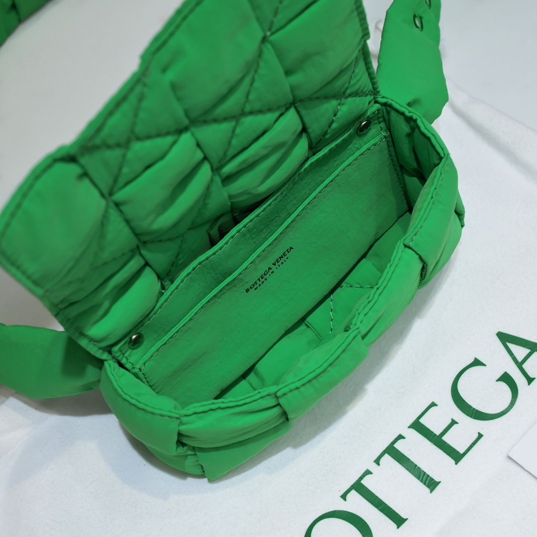 b0tte*a Ven*ta cassette bag-10x19x5cm