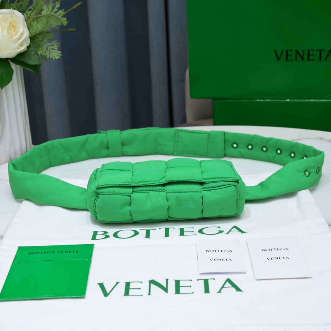 b0tte*a Ven*ta cassette bag-10x19x5cm
