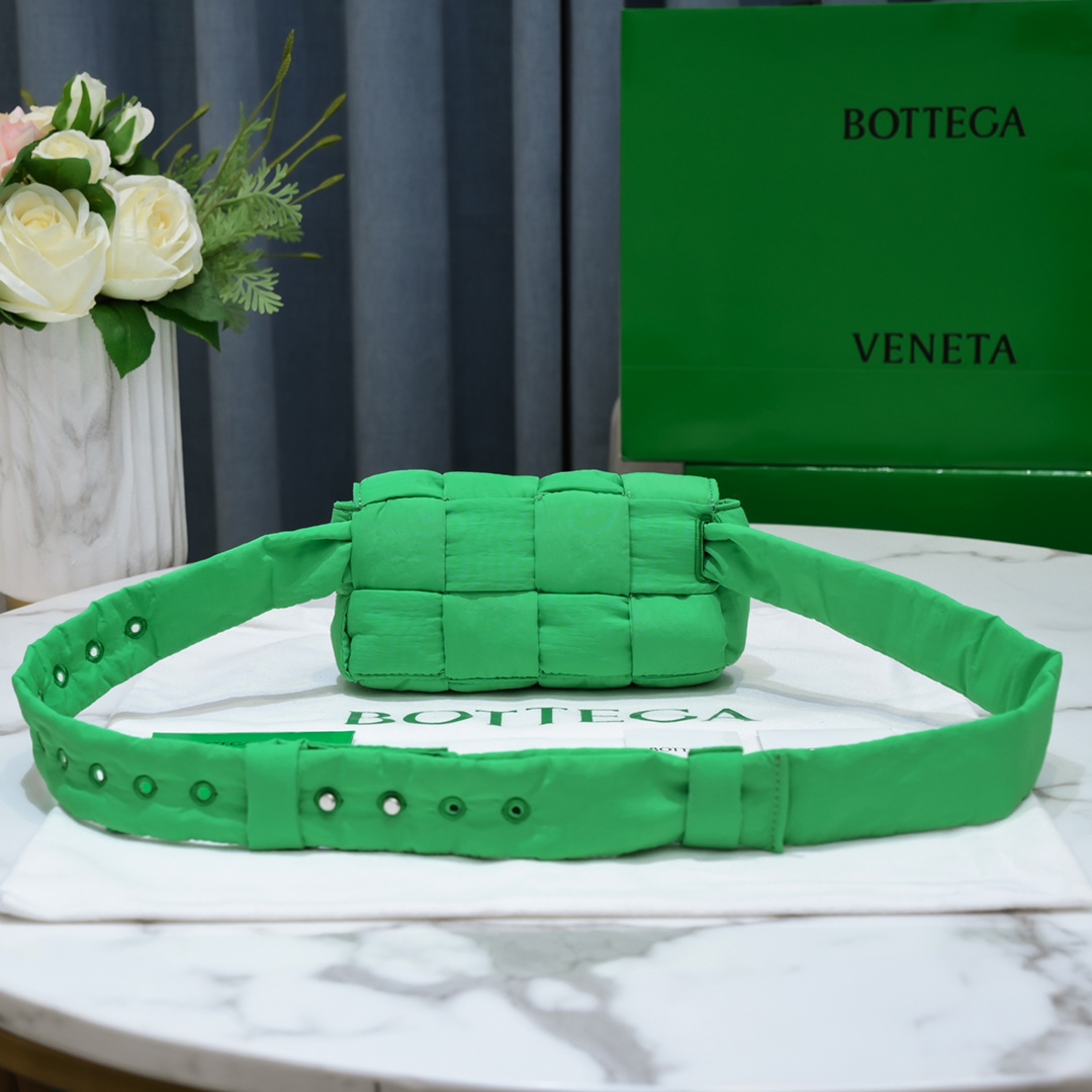b0tte*a Ven*ta cassette bag-10x19x5cm