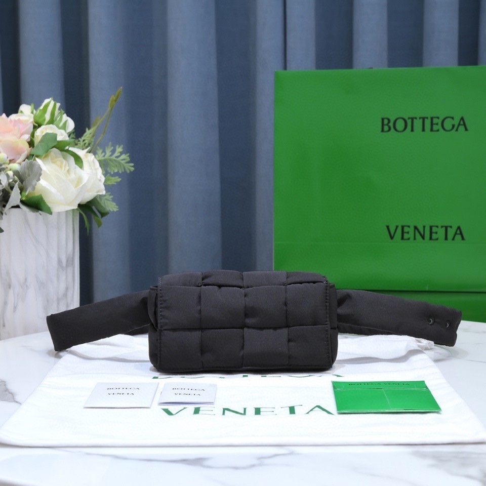 b0tte*a Ven*ta cassette bag-10x19x5cm