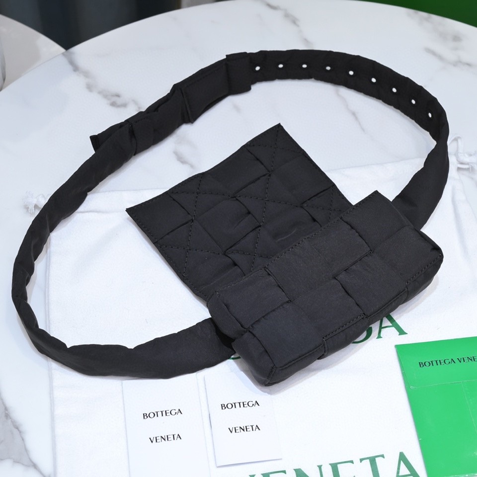 b0tte*a Ven*ta cassette bag-10x19x5cm