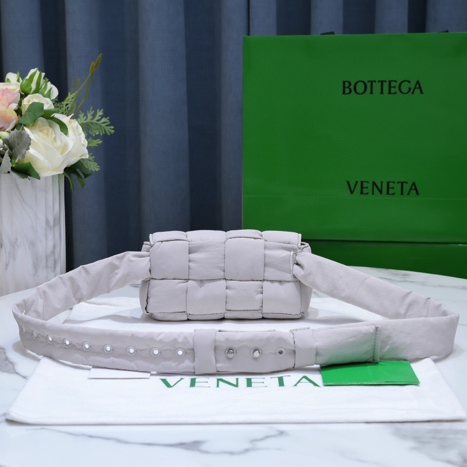 b0tte*a Ven*ta cassette bag-10x19x5cm