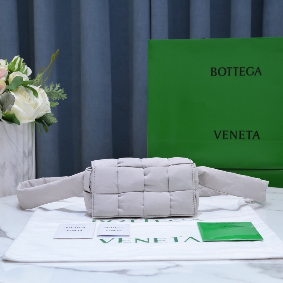 b0tte*a Ven*ta cassette bag-10x19x5cm