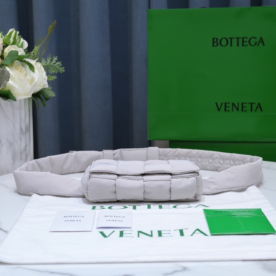 b0tte*a Ven*ta cassette bag-10x19x5cm