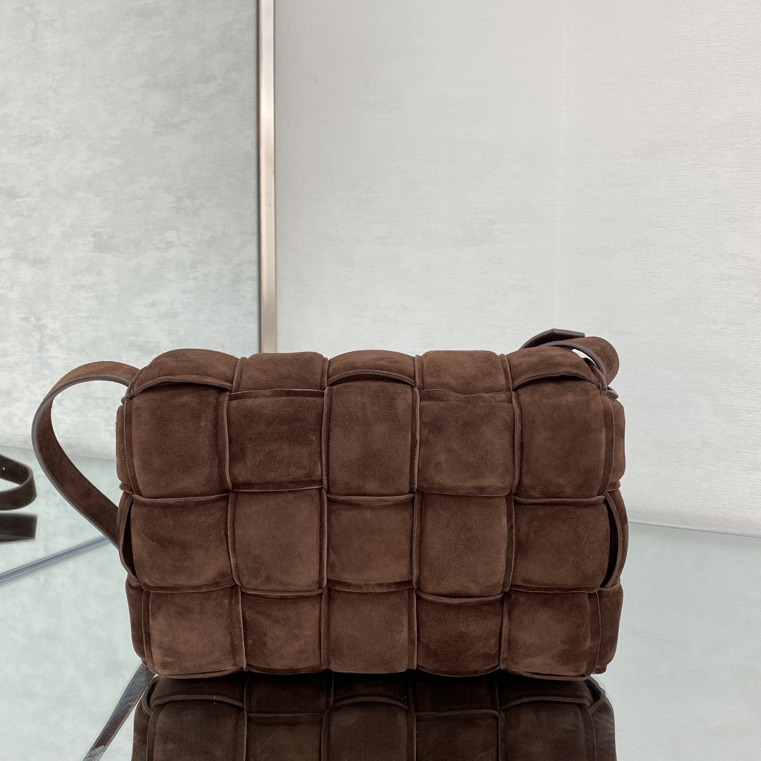 b0tte*a Ven*ta padded cassette bag-26*18*8cm