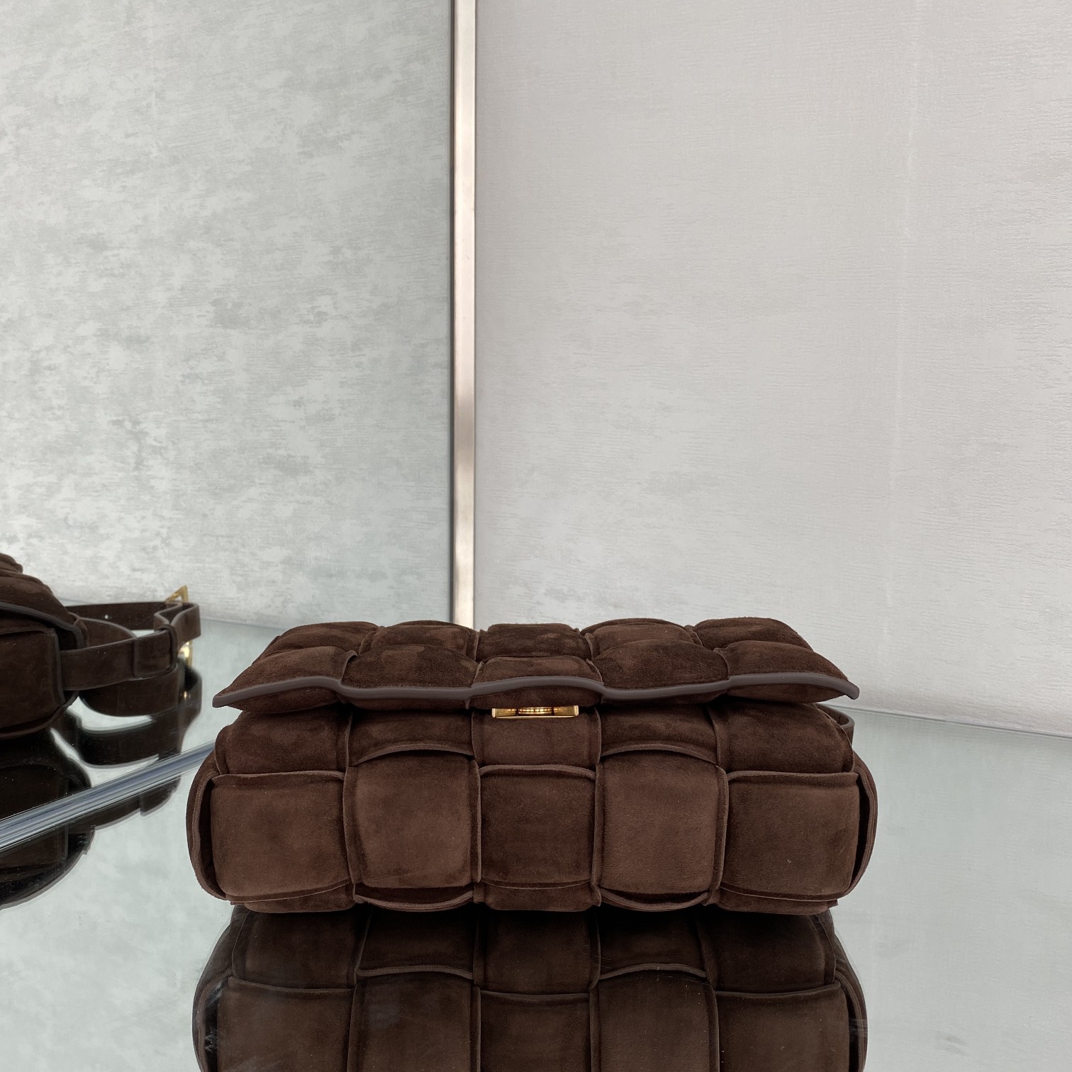 b0tte*a Ven*ta padded cassette bag-26*18*8cm