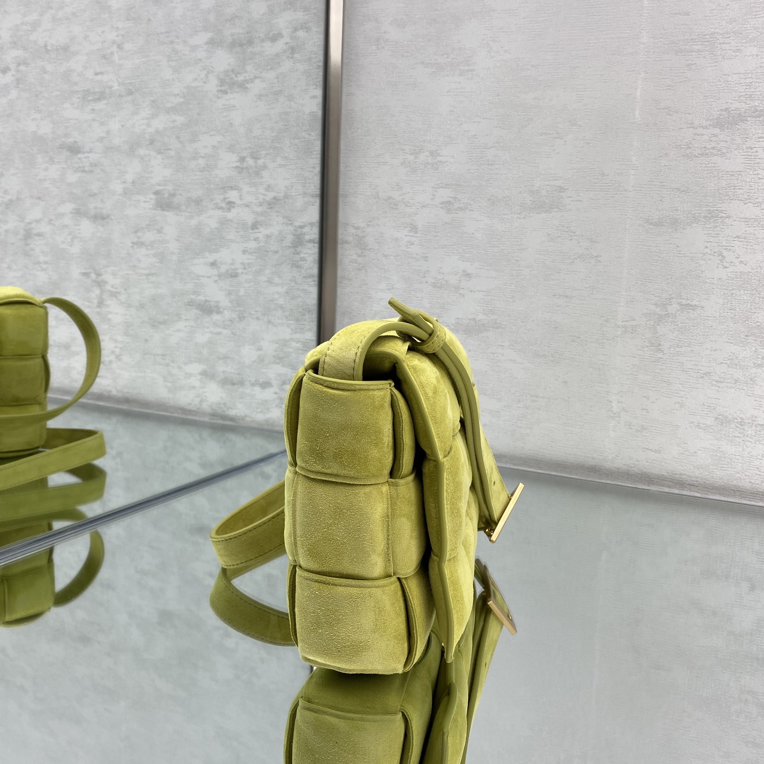 b0tte*a Ven*ta padded cassette bag-26*18*8cm