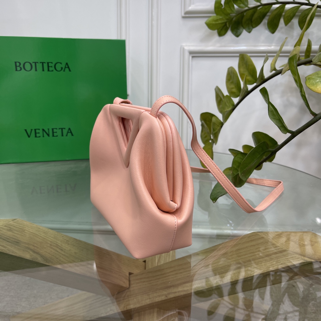 b0tte*a Ven*ta the triangle bag-24*16*8cm