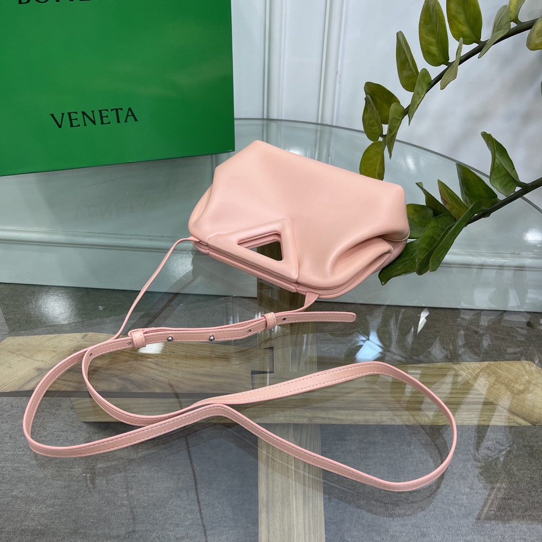 b0tte*a Ven*ta the triangle bag-24*16*8cm