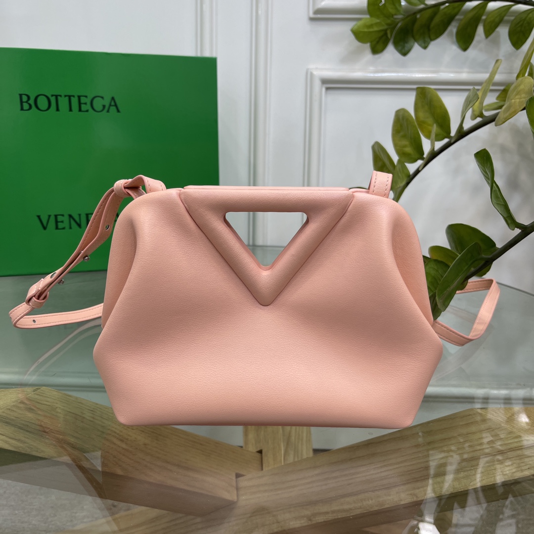 b0tte*a Ven*ta the triangle bag-24*16*8cm