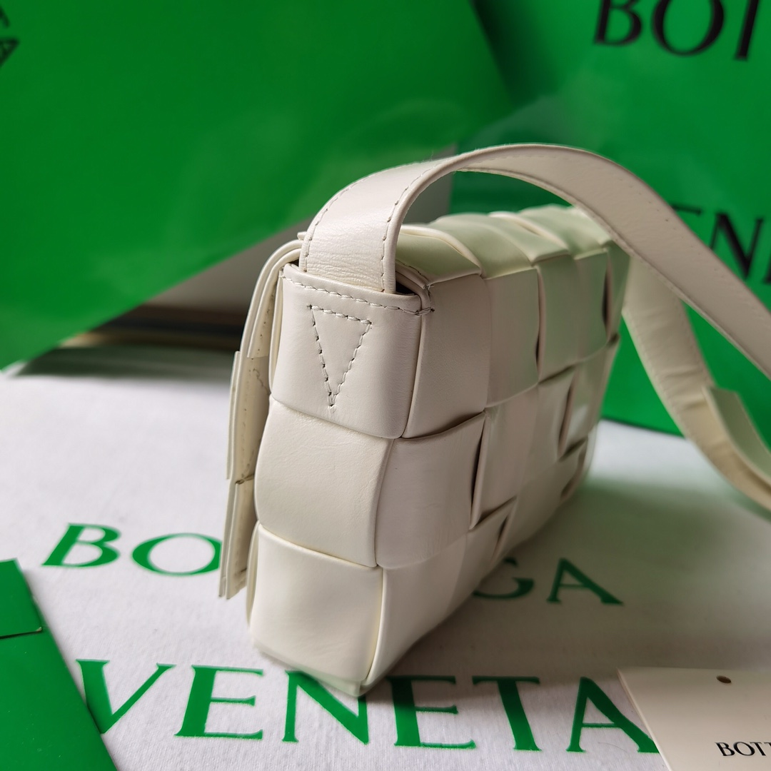 b0tte*a Ven*ta cassette bag-17.5x10.5x3.5cm