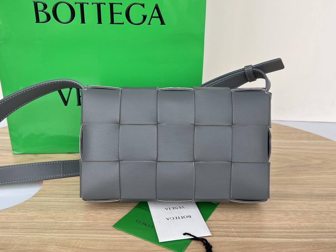 b0tte*a Ven*ta cassette bag-23x15x6cm