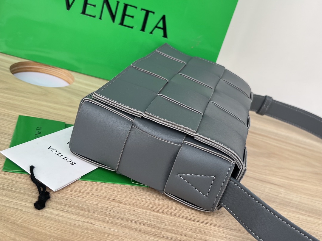 b0tte*a Ven*ta cassette bag-23x15x6cm