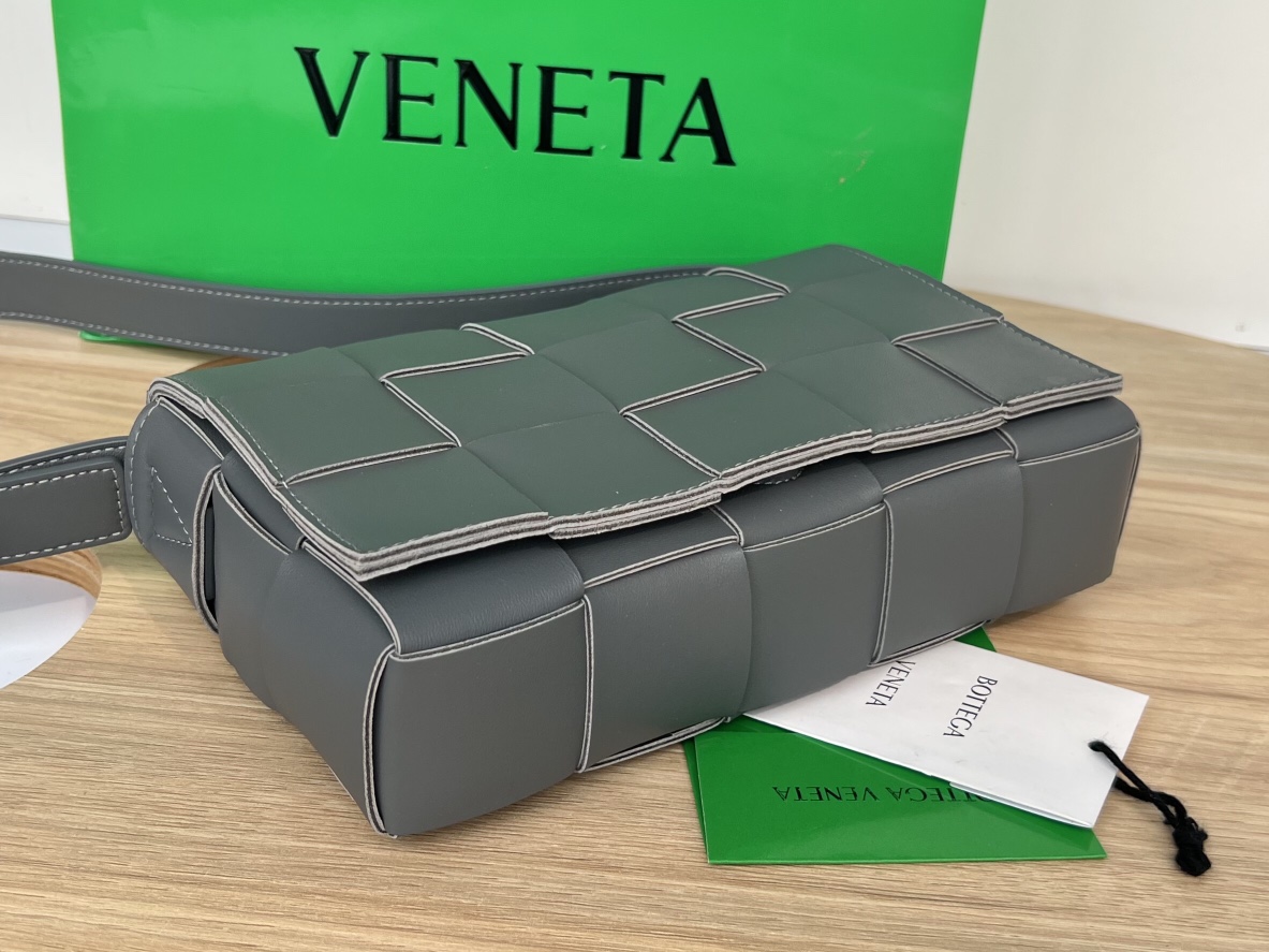 b0tte*a Ven*ta cassette bag-23x15x6cm