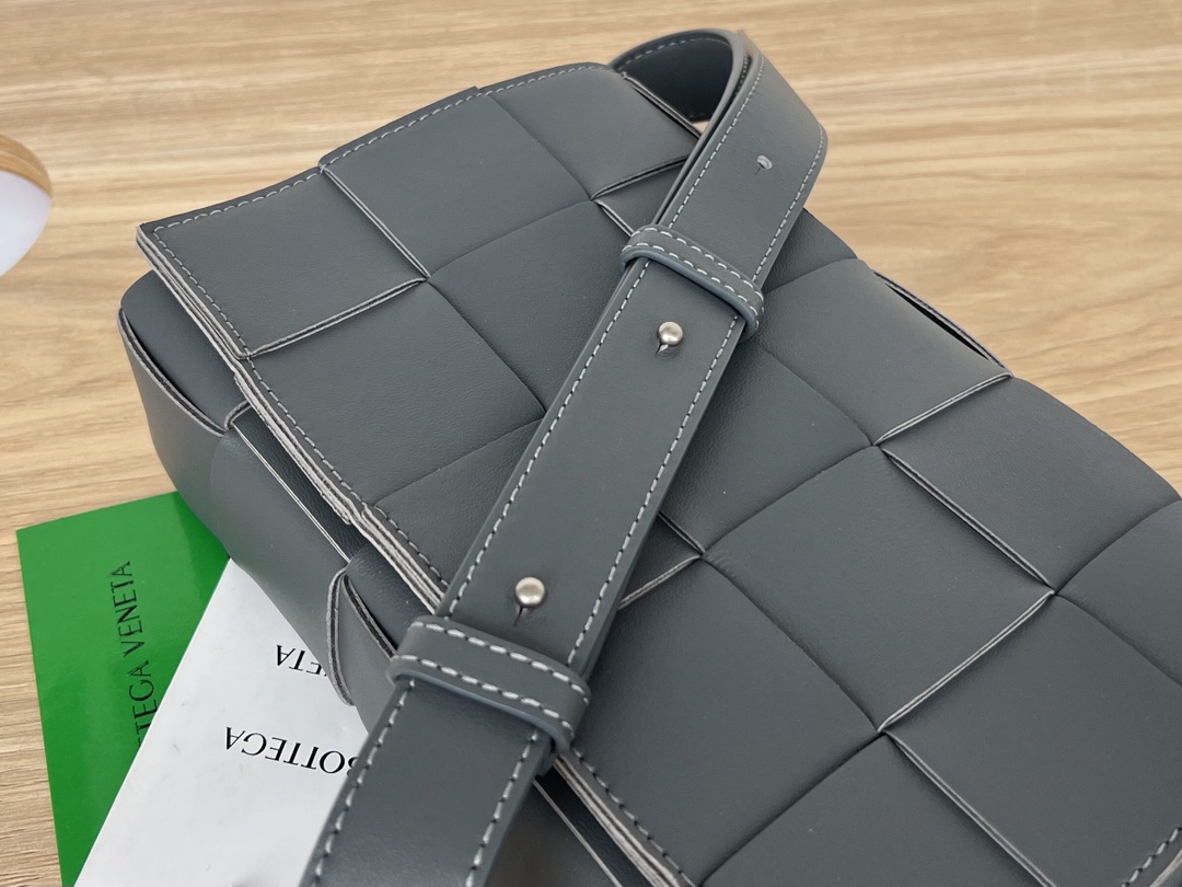 b0tte*a Ven*ta cassette bag-23x15x6cm