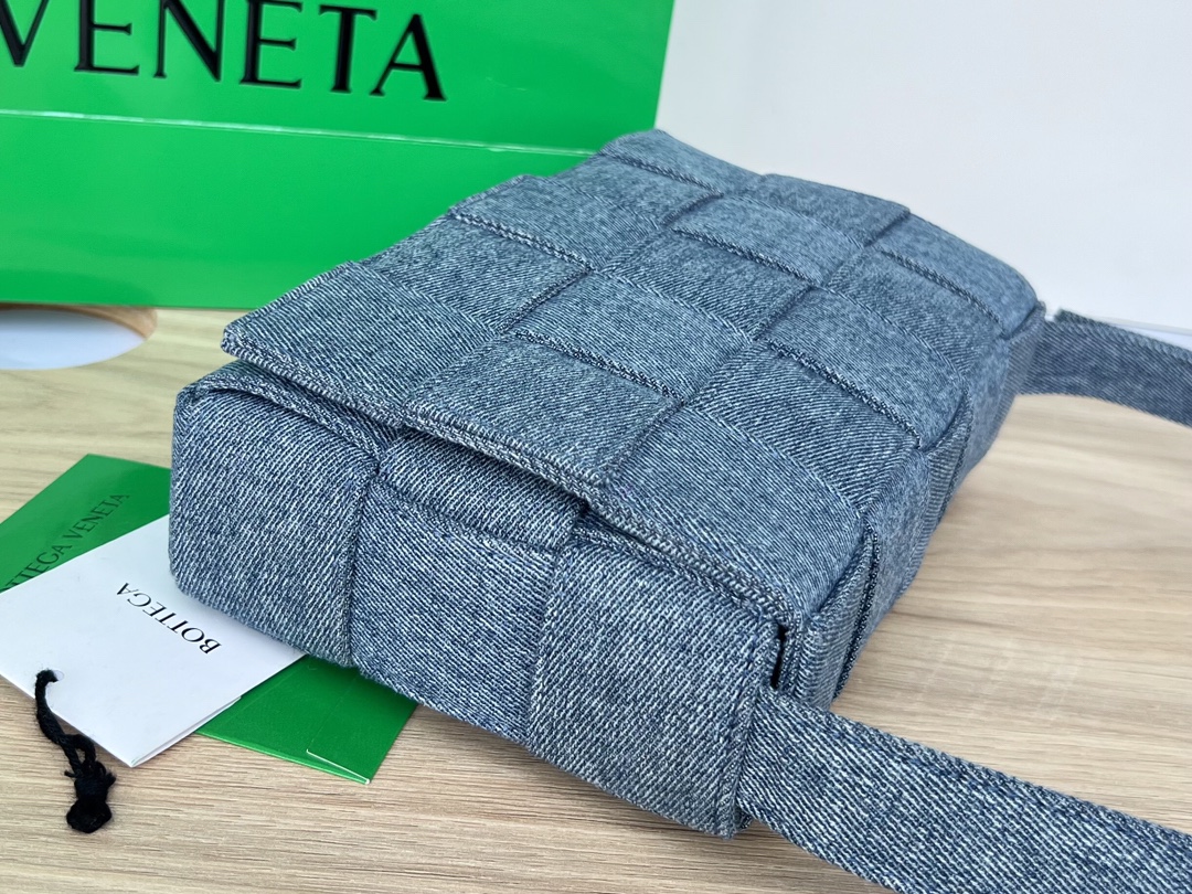 b0tte*a Ven*ta cassette bag-23x15x5.5cm
